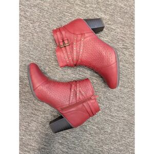 NEW‎ Rialto Fisher Ankle Boots Women's 10 Red Studded Buckle Straps
